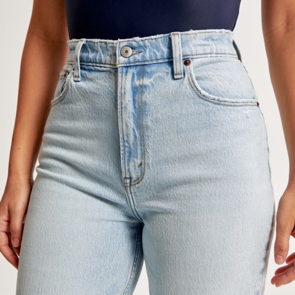 Abercrombie & Fitch The 90’s Straight Ultra High Rise Jeans Light Wash 29/8r - Picture 2 of 8